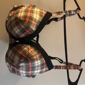 38D beautiful NWT Victoria Secret Bra. Non smoking home